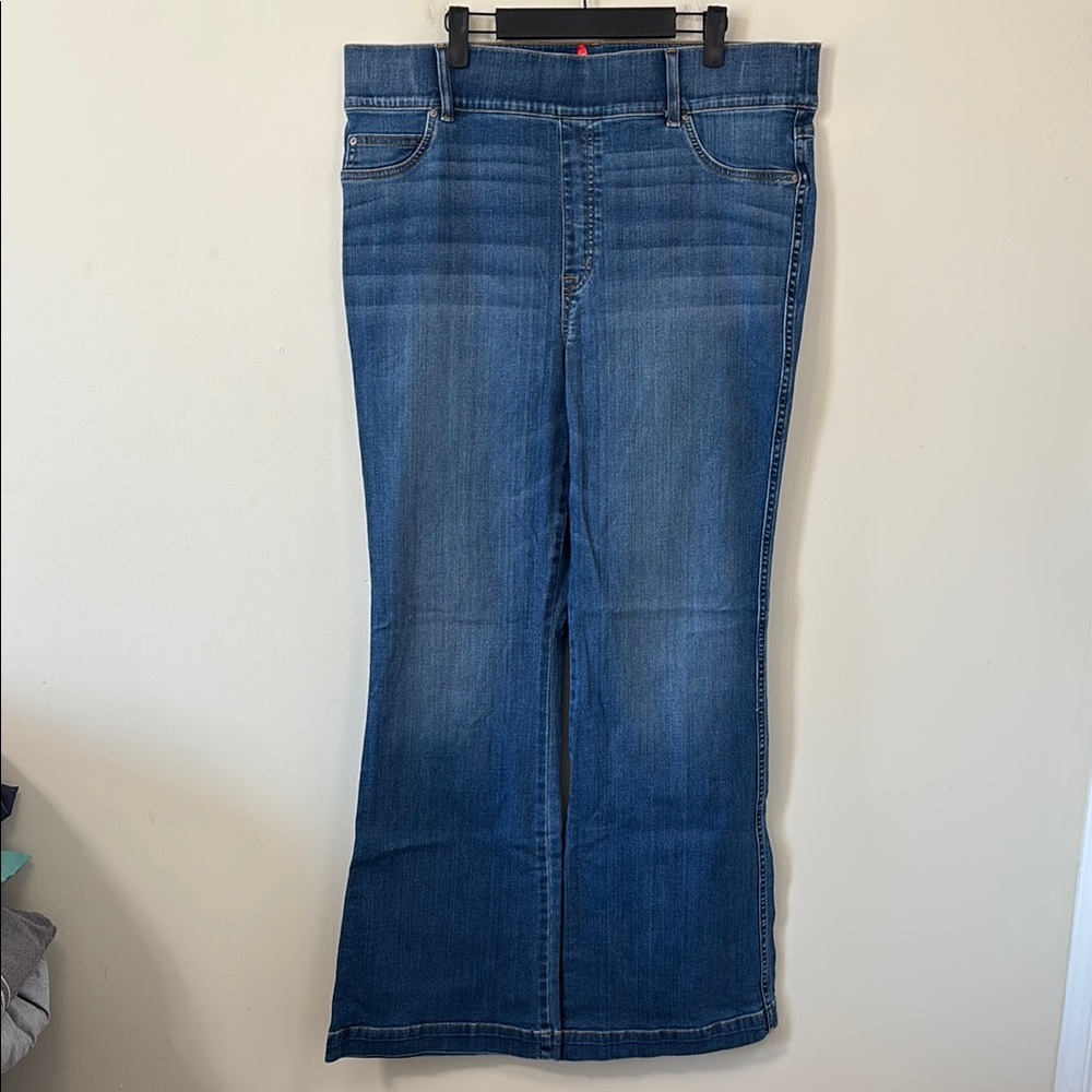 SPANX Shape EveryWear Flare Jeans Vintage Indigo Size 2X - Picture 2 of 11